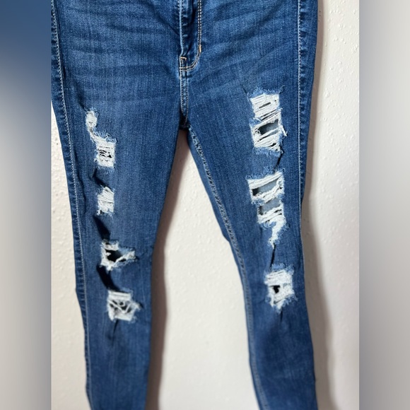 HIGH-RISE GROP JEAN LEGGING
HOLLISTER ADVANCED STRETCH SIZE 3R - Picture 5 of 7